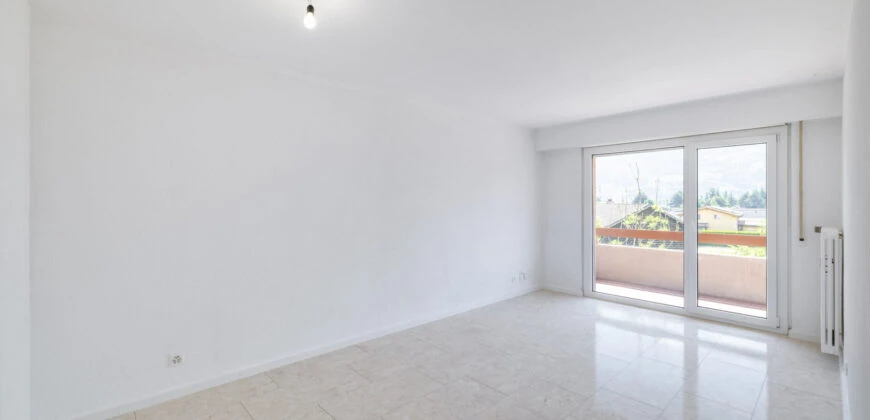 Lumineux appartement de 3,5 pièces rénové, offrant une surface brute de 79 m² — vue 3