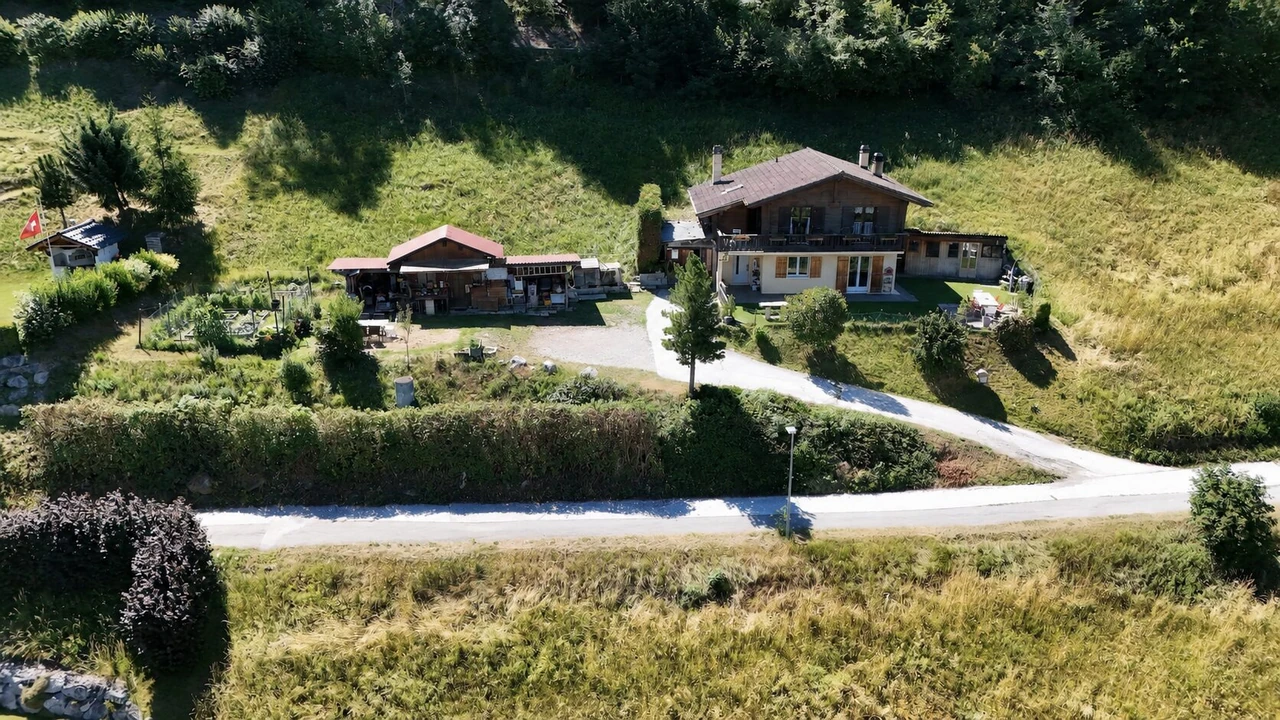 Maison individuelle 5 pièces ½ de 224 m2 nets sur parcelles de 1693 m2