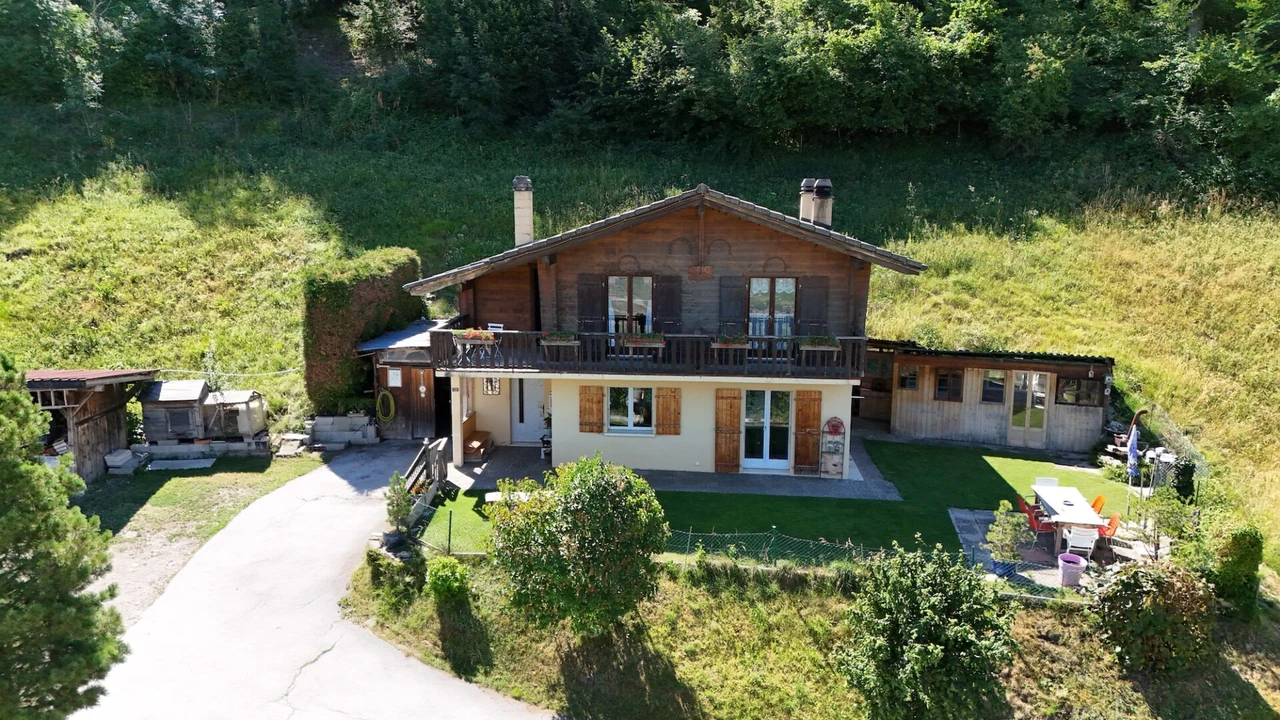 Maison individuelle 5 pièces ½ de 224 m2 nets sur parcelles de 1693 m2 — vue 3